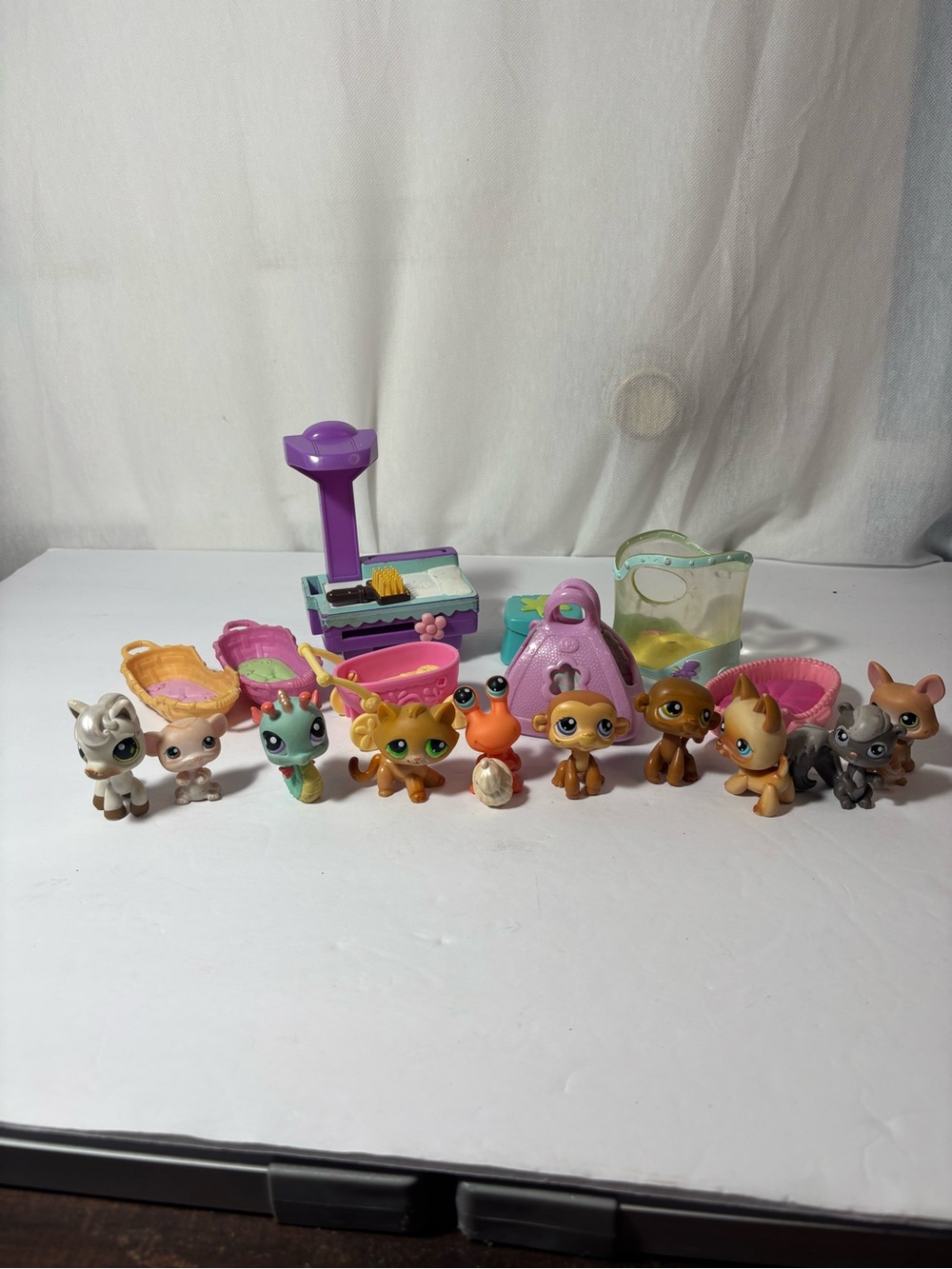 Littlest pet shop 19 piece